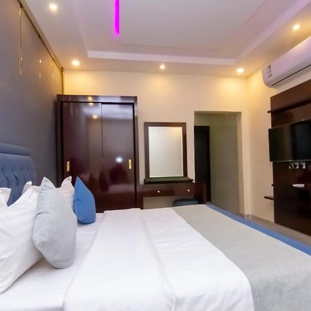 ال متعب سويتس الفلاح 1 Lejlighedshotel Riyadh Eksteriør billede