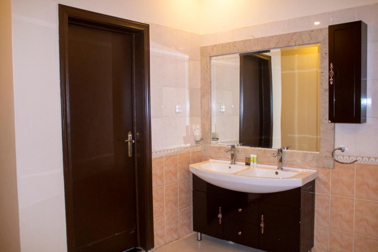 ال متعب سويتس الفلاح 1 Lejlighedshotel Riyadh Eksteriør billede