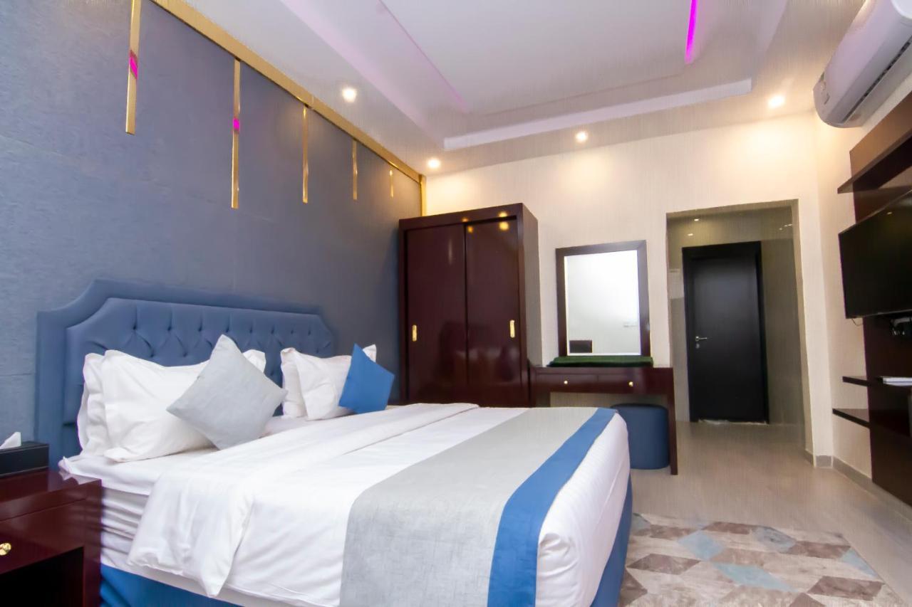 ال متعب سويتس الفلاح 1 Lejlighedshotel Riyadh Eksteriør billede