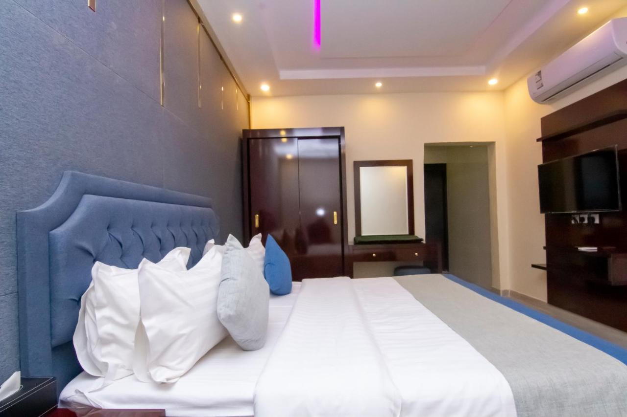 ال متعب سويتس الفلاح 1 Lejlighedshotel Riyadh Eksteriør billede