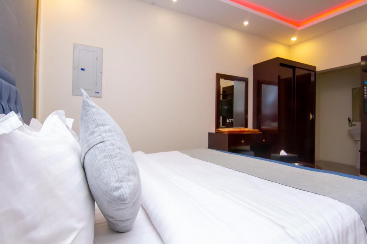 ال متعب سويتس الفلاح 1 Lejlighedshotel Riyadh Eksteriør billede